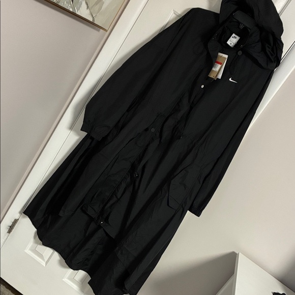 Nike Women's Black Hooded Rain Jacket - Picture 1 of 4